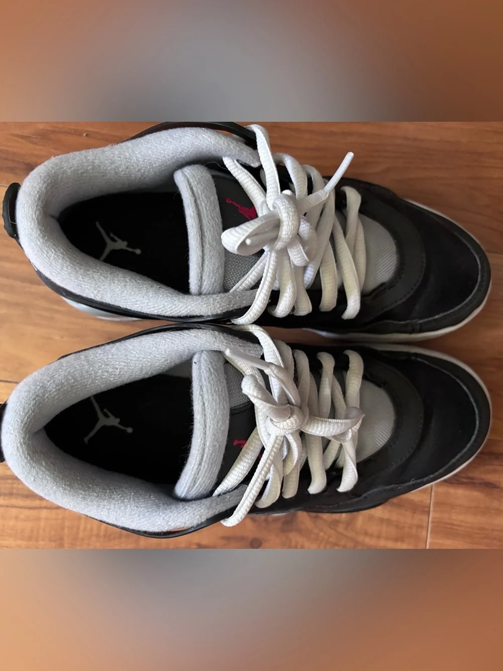 Jordan Low Top Sneakers in Black, Gray & white. Sz 6Y